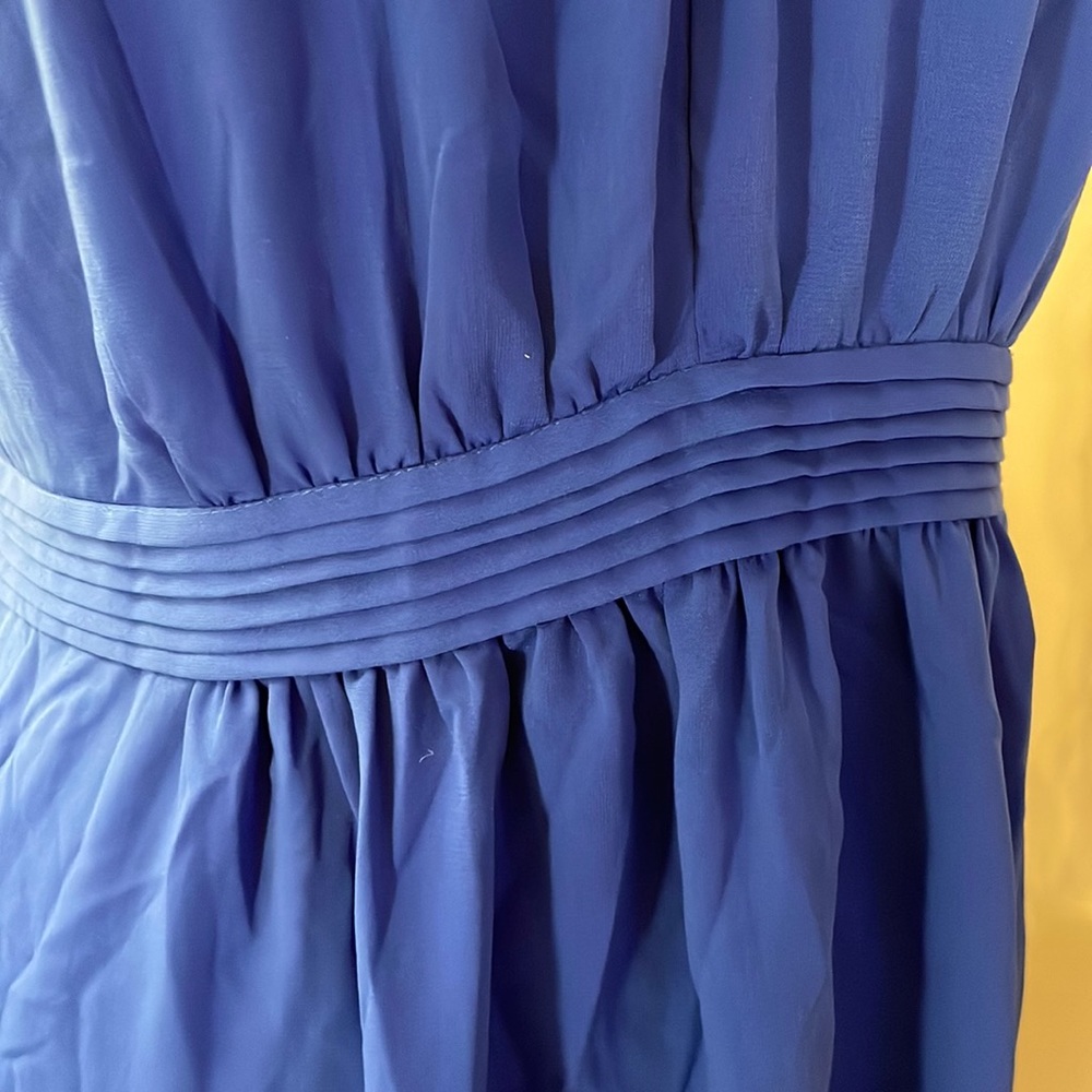 Motherhood Maternity sleeveless v-neck dress with back tie - Picture 3 of 8